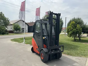 Gasni viljuškar Linde • H25T, godište 2015 • slika 10