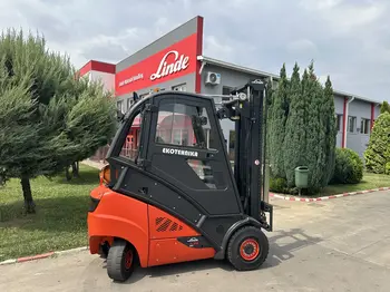 Gasni viljuškar Linde • H25T, godište 2015 • slika 11