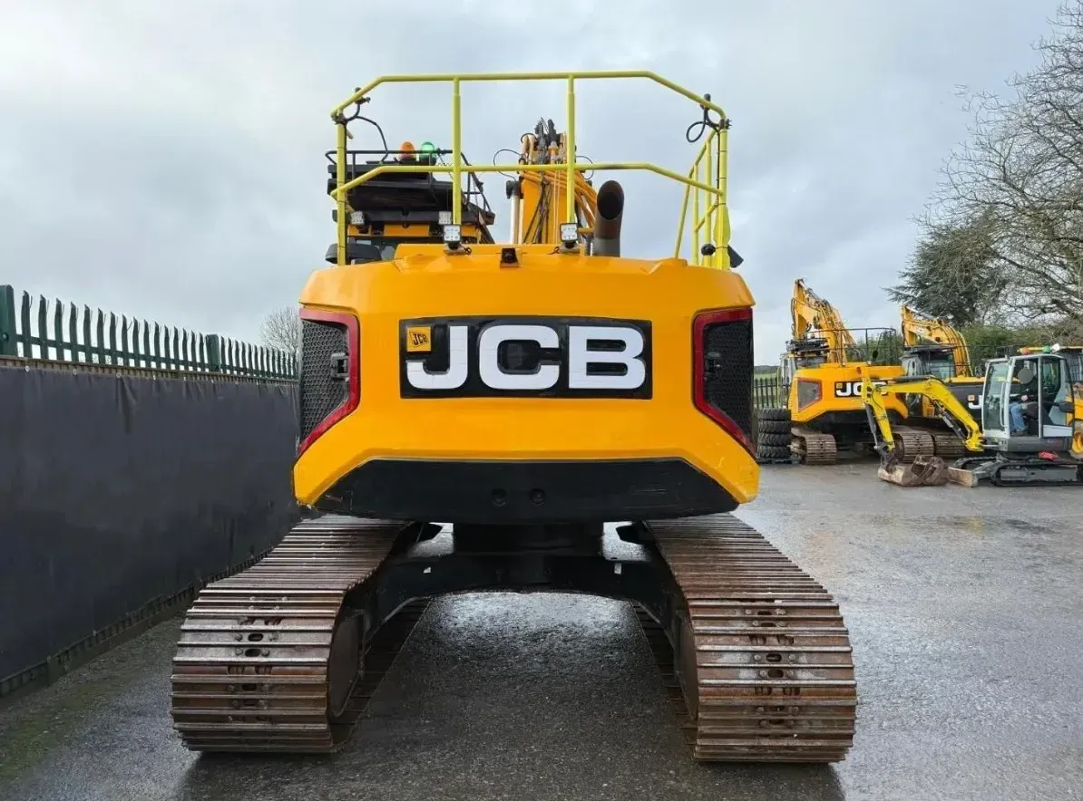 Veliki bager JCB • 245 XR, godište 2022 • 8