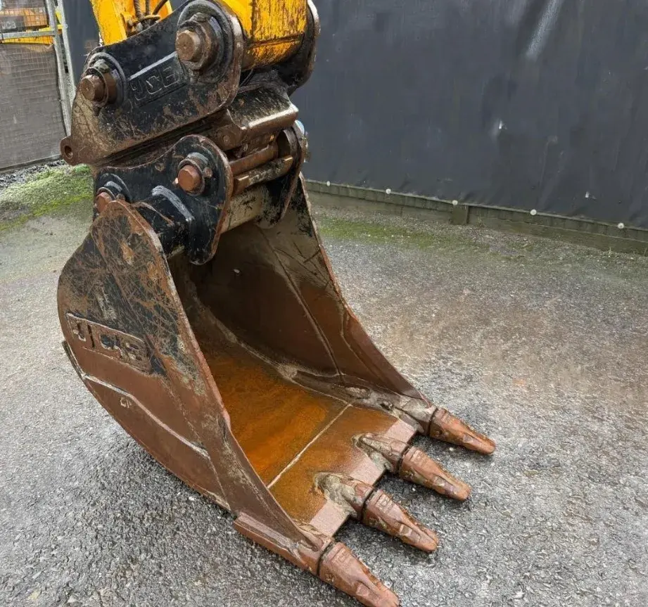 Veliki bager JCB • 245 XR, godište 2022 • 10