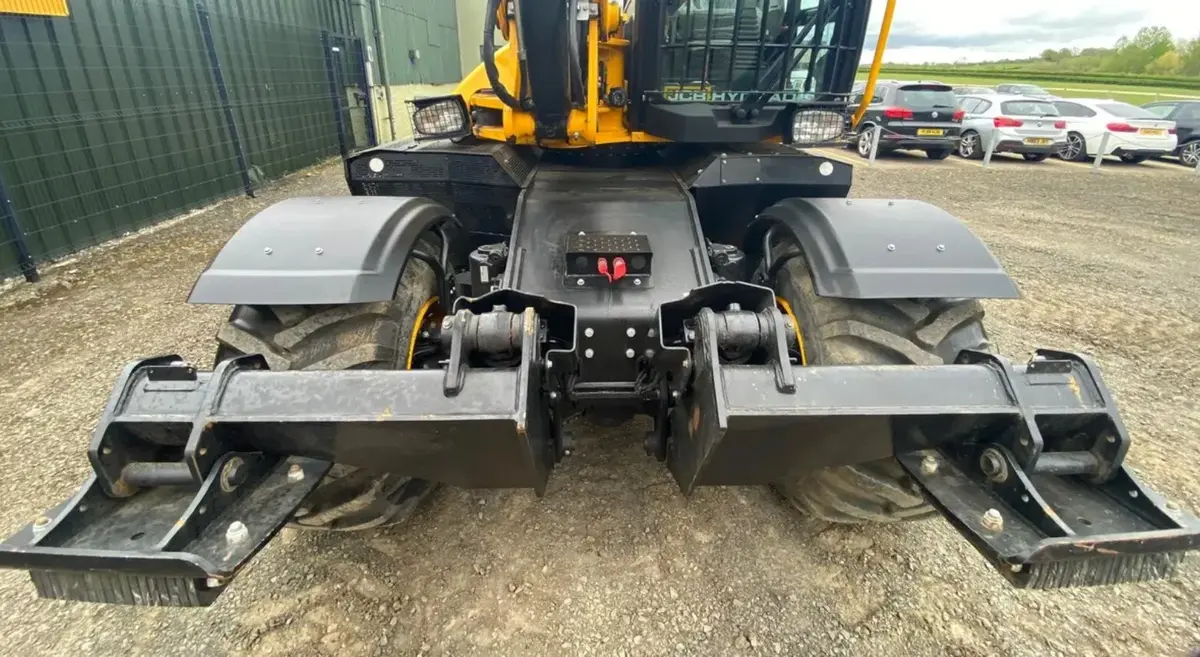 Veliki bager JCB • HYDRADIG, godište 2025 • 8