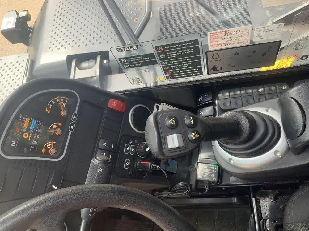 Veliki bager JCB • 555-260, godište 2023 • 8
