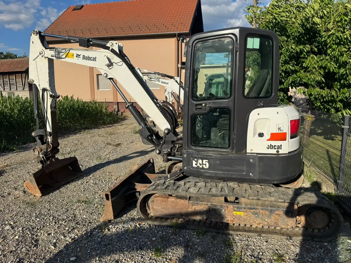 Mini bager Bobcat • E45 2020god., godište 2020 • 10