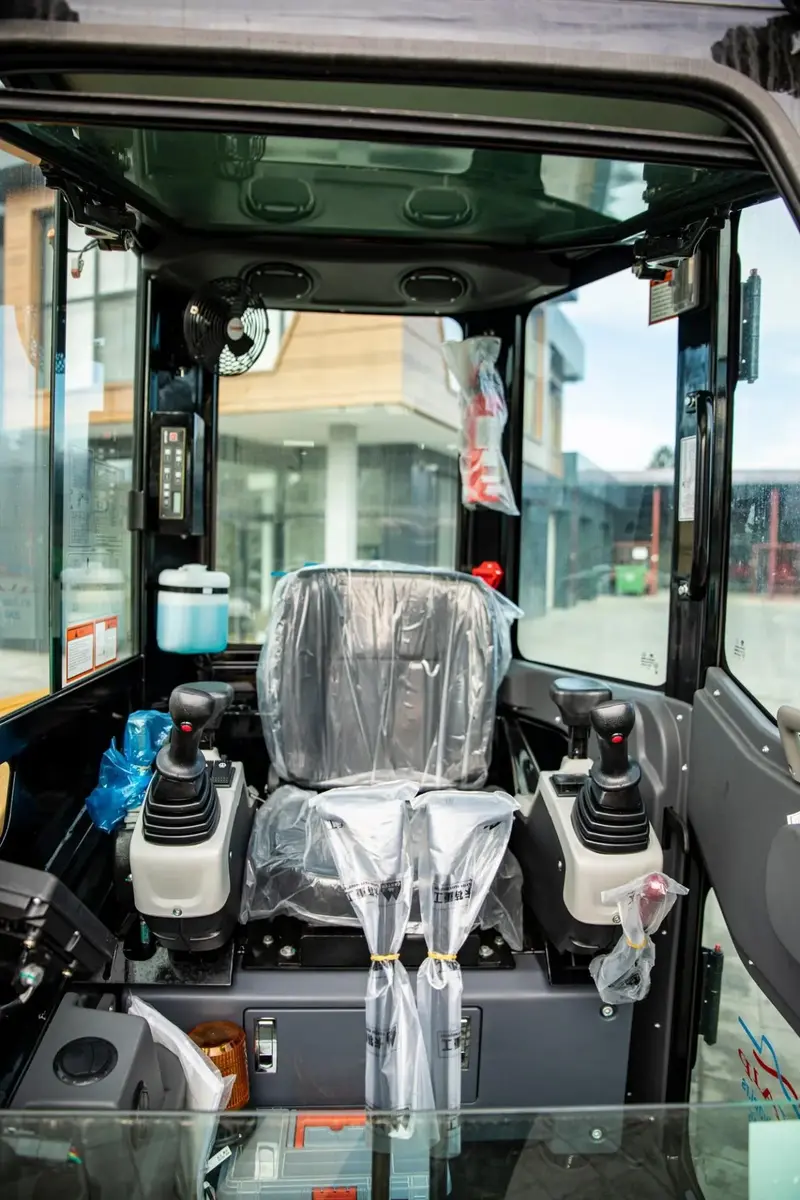 Mini bager Carter •  CT18 Yanmar motor, godište 2026 • 10