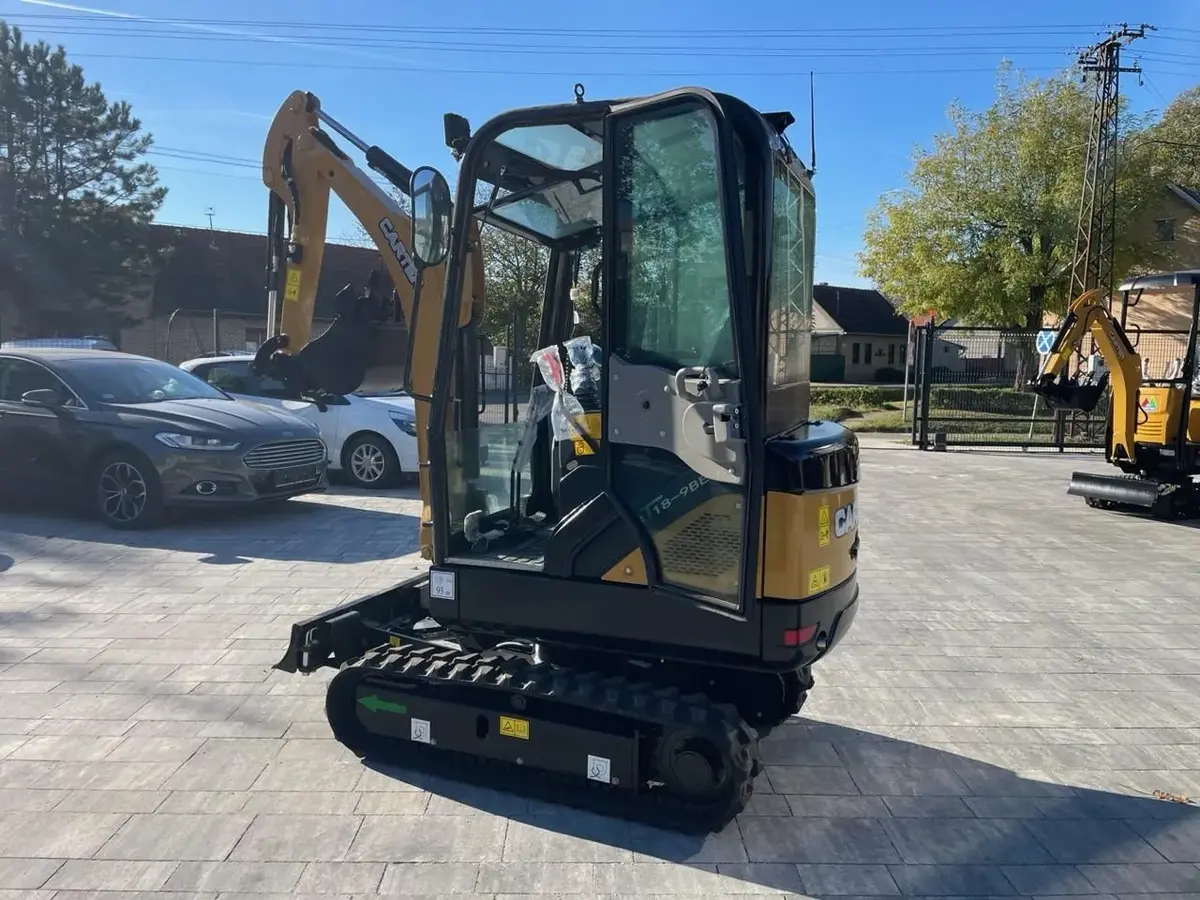 Mini bager Carter •  CT18 Yanmar motor, godište 2026 • 12