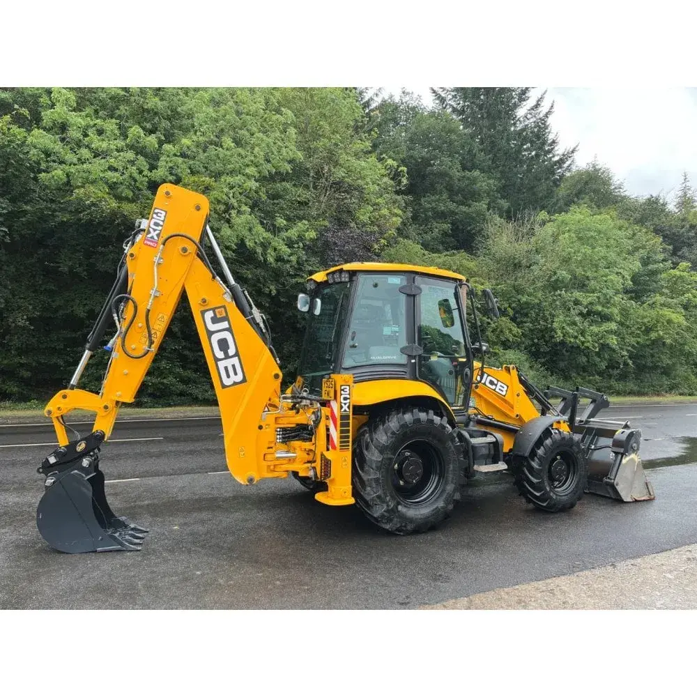 None JCB • 3CX PRO DUAL DRIVE, godište 2025 • 5