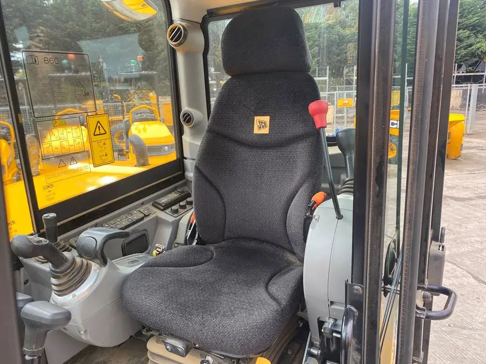 Srednji bager JCB • 86C2, godište 2026 • 2